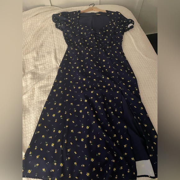 Blue floral puff sleeve midi dress with thigh slit - Picture 2 of 4